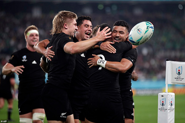   New Zealand thrash Ireland to set up World Cup semi-final with England