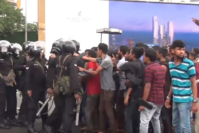 Over 40 Uni students arrested during protest at Lotus Road