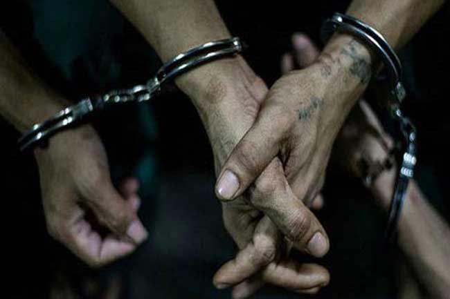 Five including woman arrested over drug racket