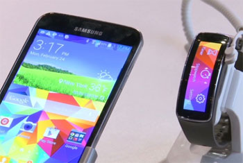 Samsung launches Galaxy S5 smartphone