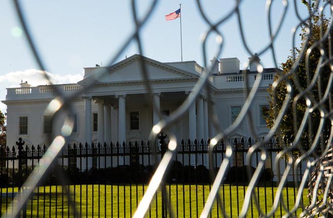 White House on lockdown over air space violation in Washington DC