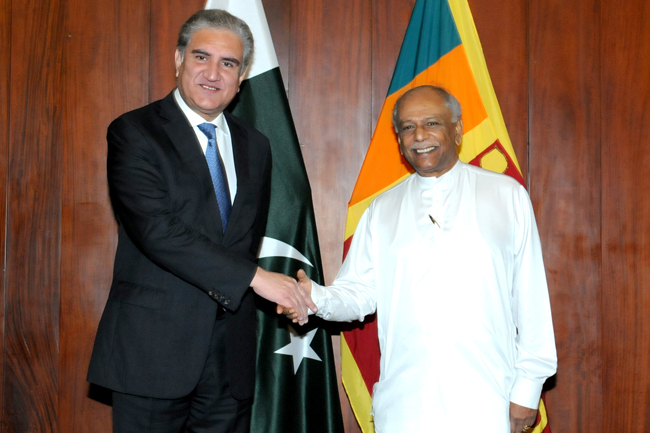 Pakistani Foreign Min. calls for optimizing bilateral economic relations with SL