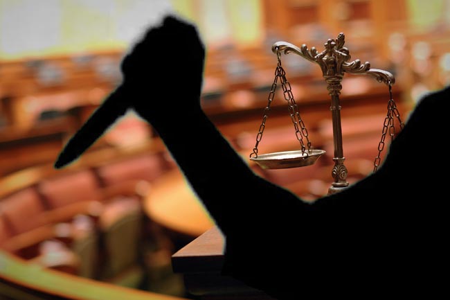 Husband stabs wife to death at court