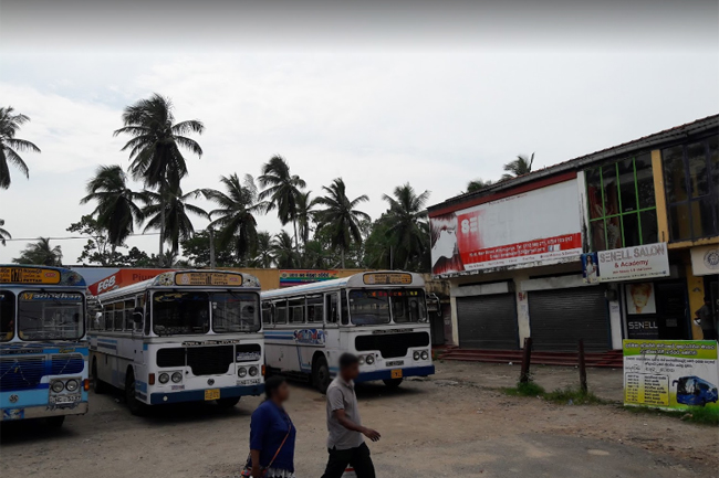 Bus strike on Athurugiriya-Pettah route