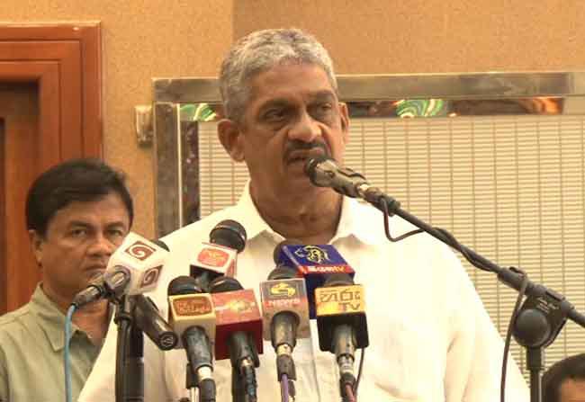 Ranil 99% responsible for past govt.s mistakes - Fonseka