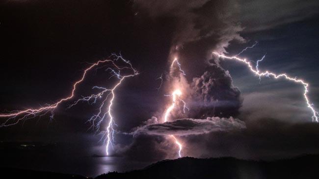 Flights cancelled, thousands evacuate as Philippine volcano threatens to erupt