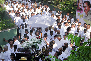 Paying last respects to veteran actor Jayalath Manoratne…