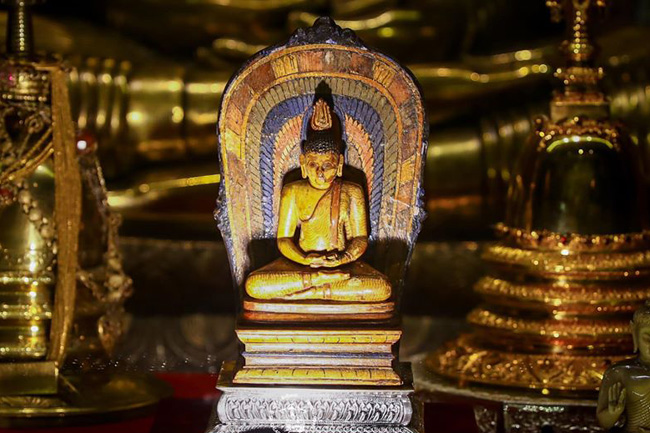 British family returns Buddha heirloom to Sri Lanka after 100 years