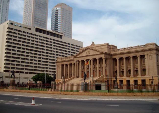 Galle Road closed near Presidential Secretariat due to protests