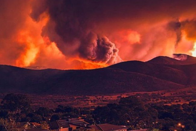 Australia fires: State of emergency declared for Canberra