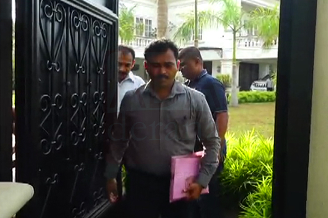 CID searches for Ravi at Battaramulla residence