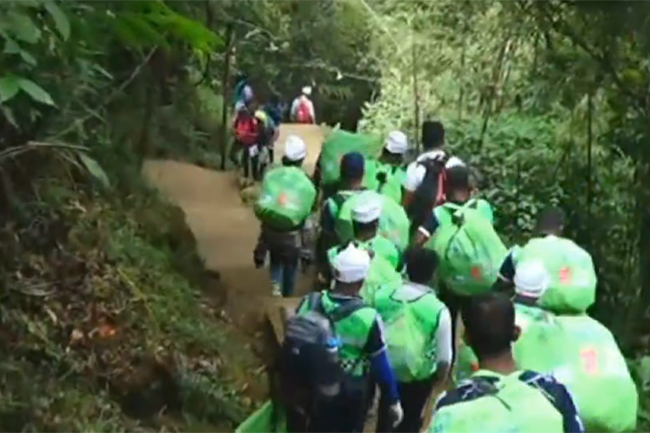 Manusath Derana launches cleaning campaign to make Sri Pada waste-free