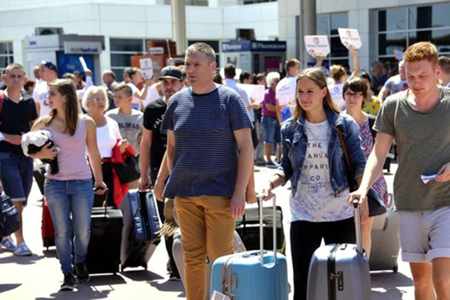 Tourists stranded without airport transport urged to contact nearest police station