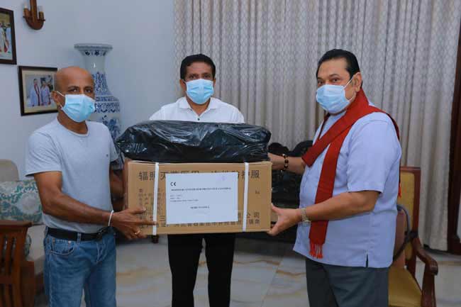 PM donates protective gear to Mulleriyawa hospital after �Derana Aruna� revelation
