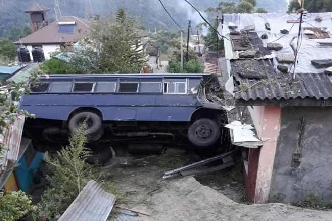 Six officers hospitalized in prison bus accident