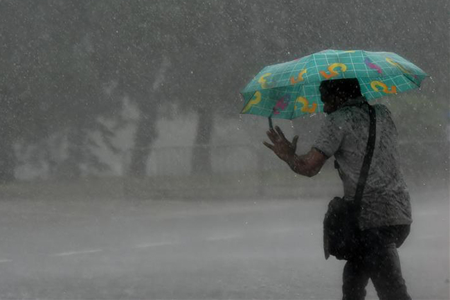 Showery condition to temporarily enhance after tomorrow