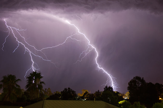 Red alert issued for severe lightning 