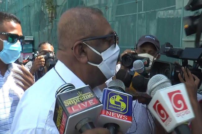 Mangala arrives at CID to record statement