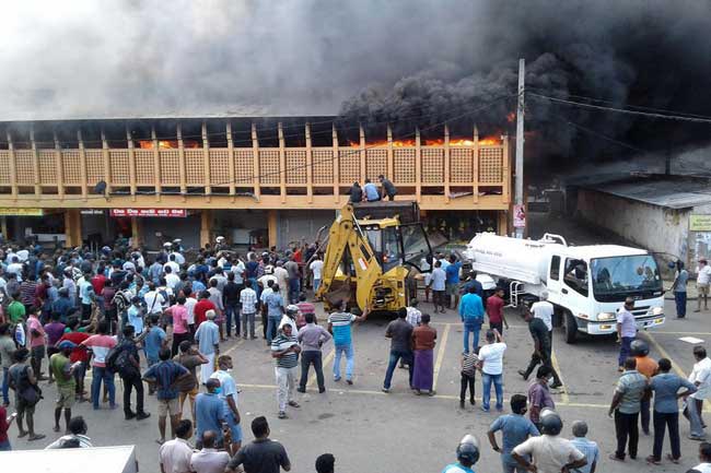 Fire erupts in Kegalle Public Market Complex