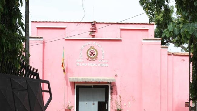 Three including SLAF officer arrested over drug racket run from Negombo Prison