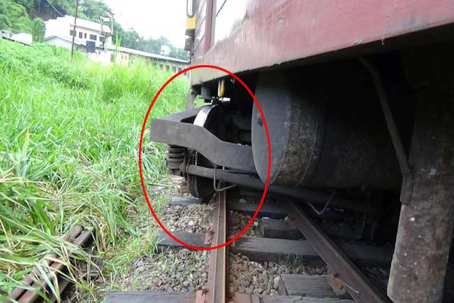 Colombo-Badulla night mail train cancelled due to derailment