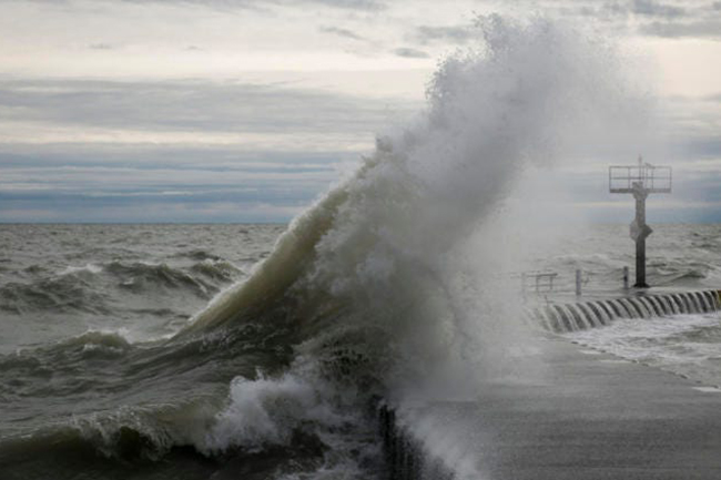 Weather advisory for strong winds and rough sea