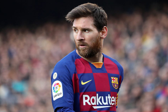 Lionel Messi says he will continue at Barcelona
