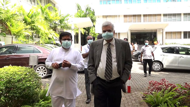 Ranil arrives at PCoI on Easter attacks