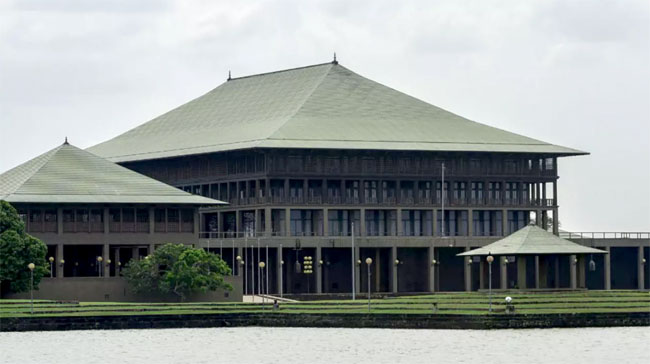 Party leaders to decide on parliamentary sittings today