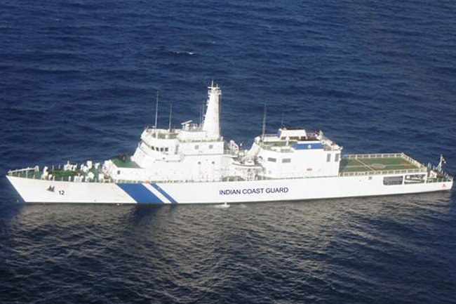 Indian Coast Guard apprehends Sri Lankan fishing boat on its waters