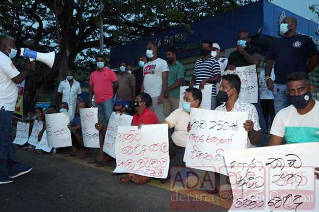 Fast-unto-death by Manning Market traders continues