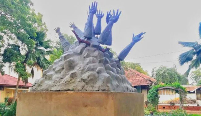 Tamil Nadu leaders slam demolition of Mullivaikkal Memorial at Jaffna Uni.
