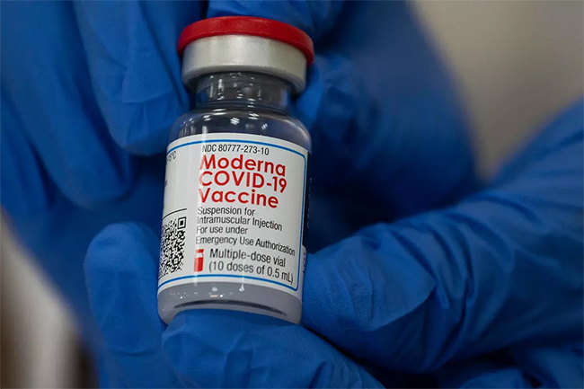 Moderna vaccine appears to work against new Covid-19 variants