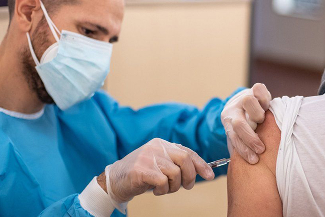 UK trial examines mixing different Covid-19 vaccine doses