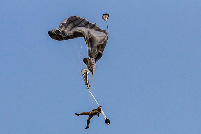 SLAF paratrooper dies as two parachutes entangle mid-air