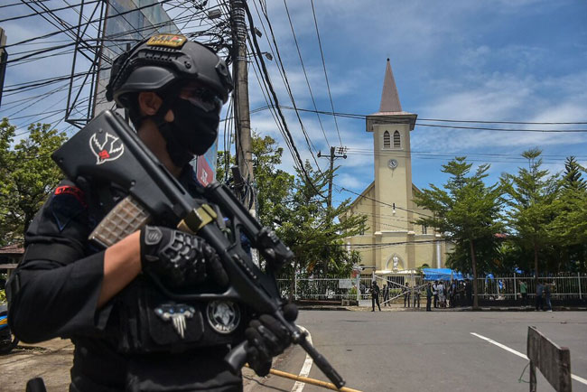 Indonesia church rocked by suicide bombing on Palm Sunday