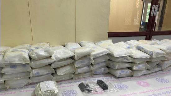 340 kg heroin seized from Sri Lankan boat, 5 arrested