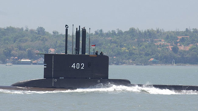 Indonesia searching for missing submarine with 53 on board