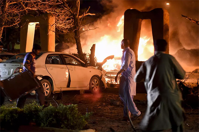 Deadly bomb blast in Pakistan targets hotel hosting Chinese ambassador