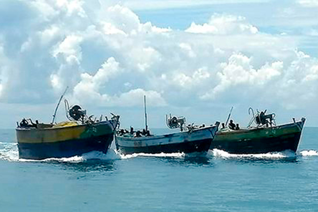 Eleven Indian fishing vessels attempting to enter Lankan waters intercepted