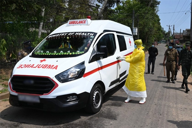 Ambulances permitted to use expressways free of charge until further notice