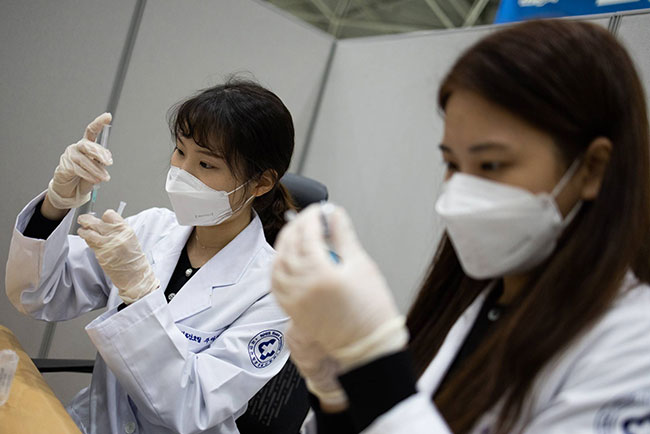 South Korea to mix-and-match COVID-19 vaccine doses for 760,000 people