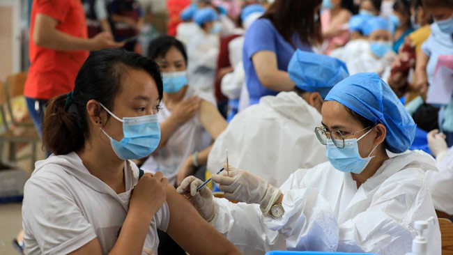 Chinas Covid-19 vaccination drive hits one billion mark