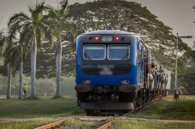 Train services disrupted on Kelani Valley line