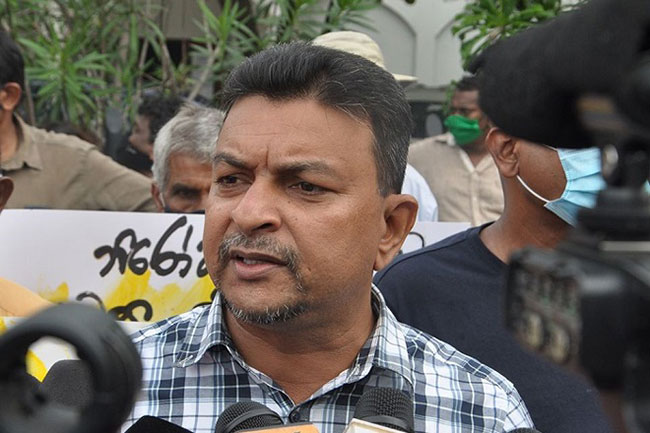 Two including JVPs Mahinda Jayasinghe arrested over protest