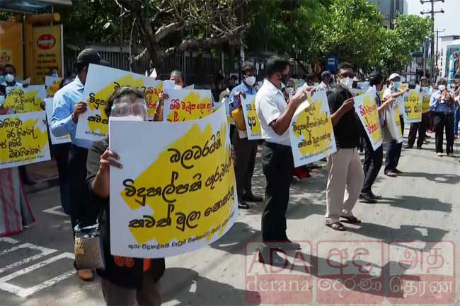 Protest blocks 174 bus route