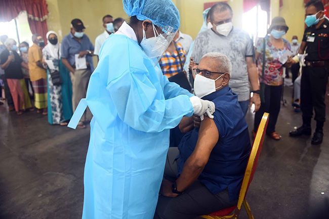 Record high of over 500,000 daily COVID vaccinations administered yesterday