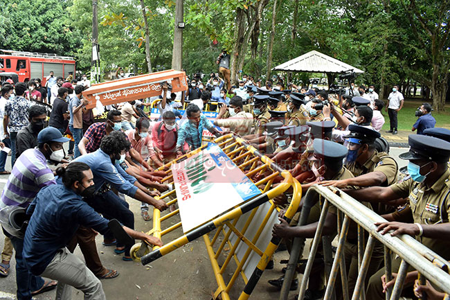 Tense situation near parliament entry road due to IUSF protest