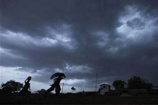 Heavy showers expected in several provinces