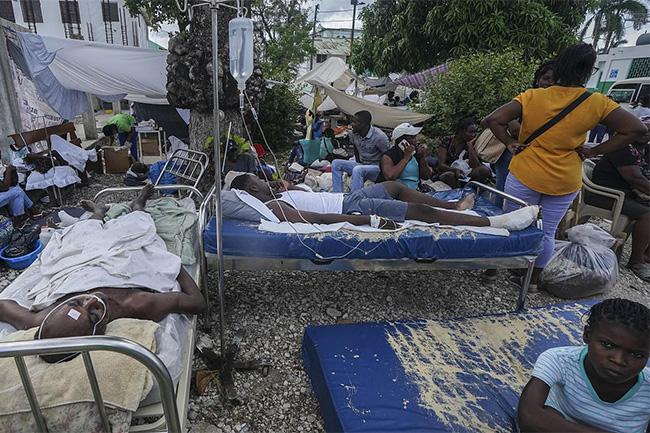 Haiti earthquake: Death toll nears 2,000, more than 9,900 wounded